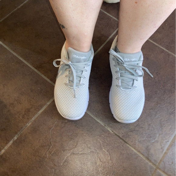 Size 7 ladies champion runners in grey tone very comfortable! Brand new! - Picture 4 of 8